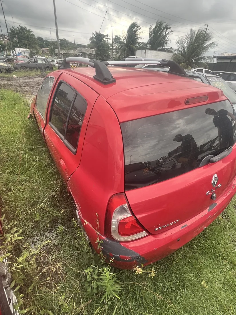 Sucata Renault CLIO HATCH na Recife Automotiva