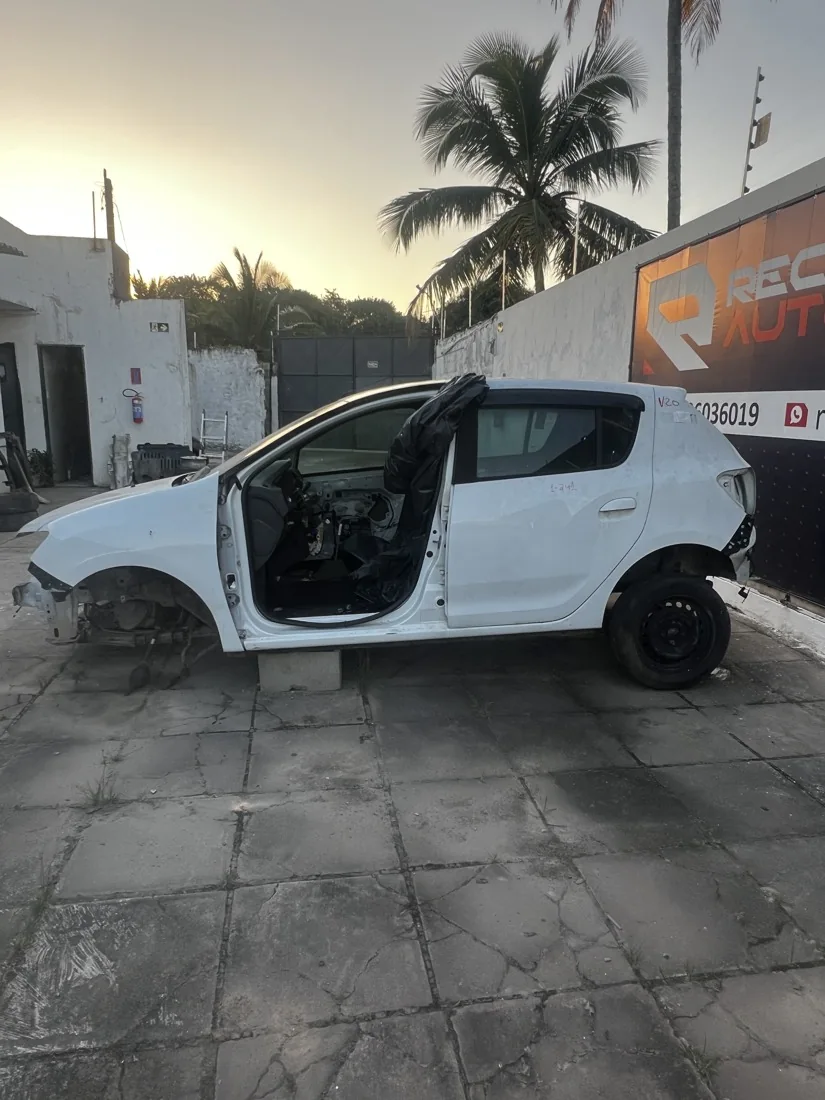 Sucata Renault SANDERO na Recife Automotiva