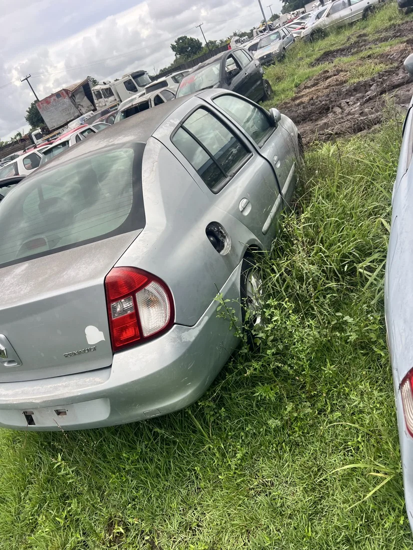 Sucata Renault CLIO SEDAN na Recife Automotiva