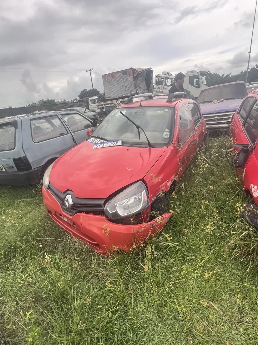 Sucata Renault CLIO HATCH na Recife Automotiva