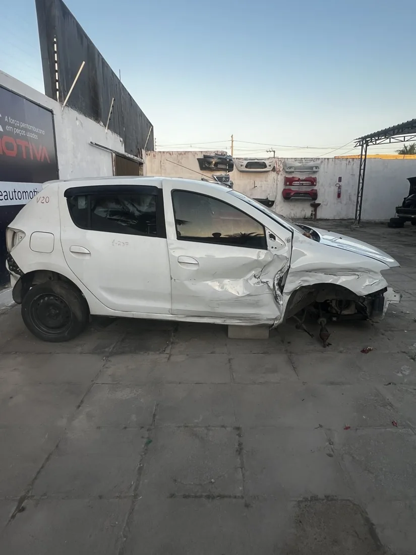 Sucata Renault SANDERO na Recife Automotiva