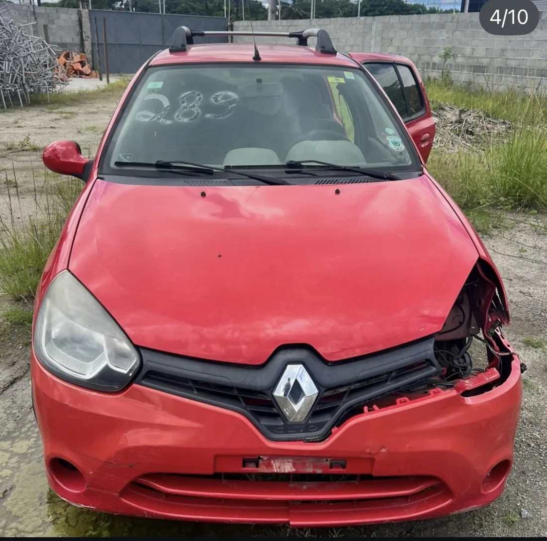 Sucata Renault CLIO HATCH na Recife Automotiva